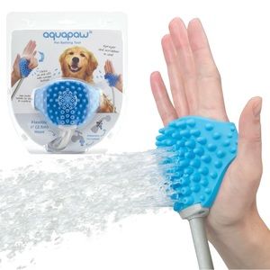 NEW Aquapaw® Pet Bathing Tool